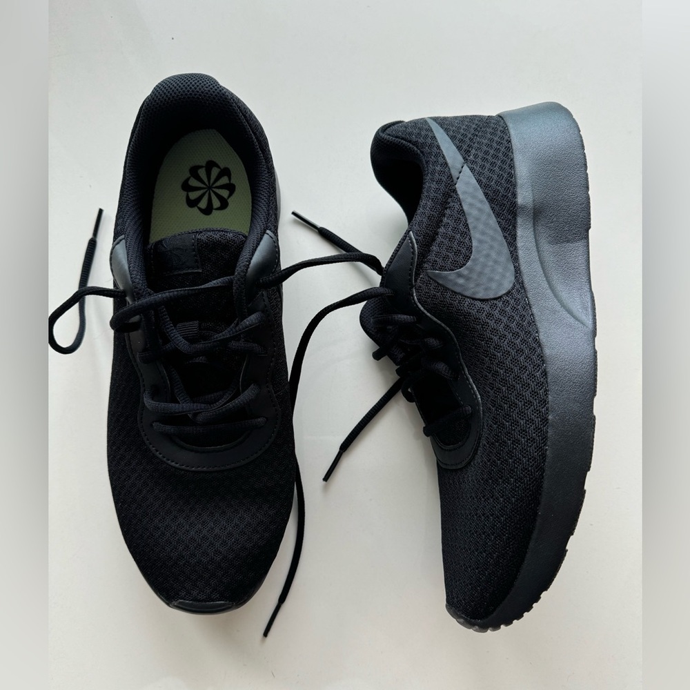 Nike Tanjun Women's Running Shoes Black, New